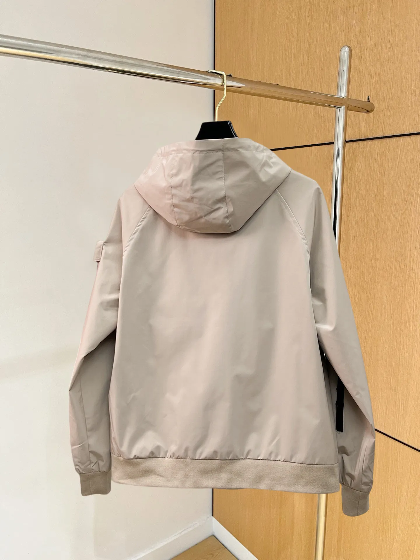 Same Style， ， 2026 New Arrival ， Original Premium Breathable ， ， ， Quality。 ， Sizes：M～3XL